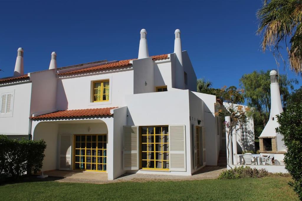 Sunshine Salgados Guia Algarve Holiday home